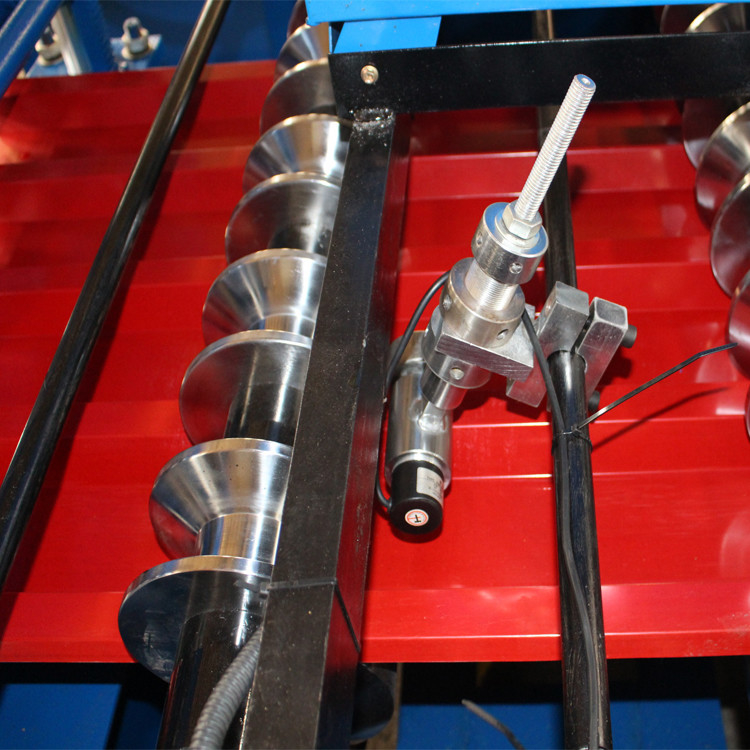 機械適合幅 1000mm GI PPGI 前塗られた鋼鉄コイルを形作る IBR の屋根瓦のロール