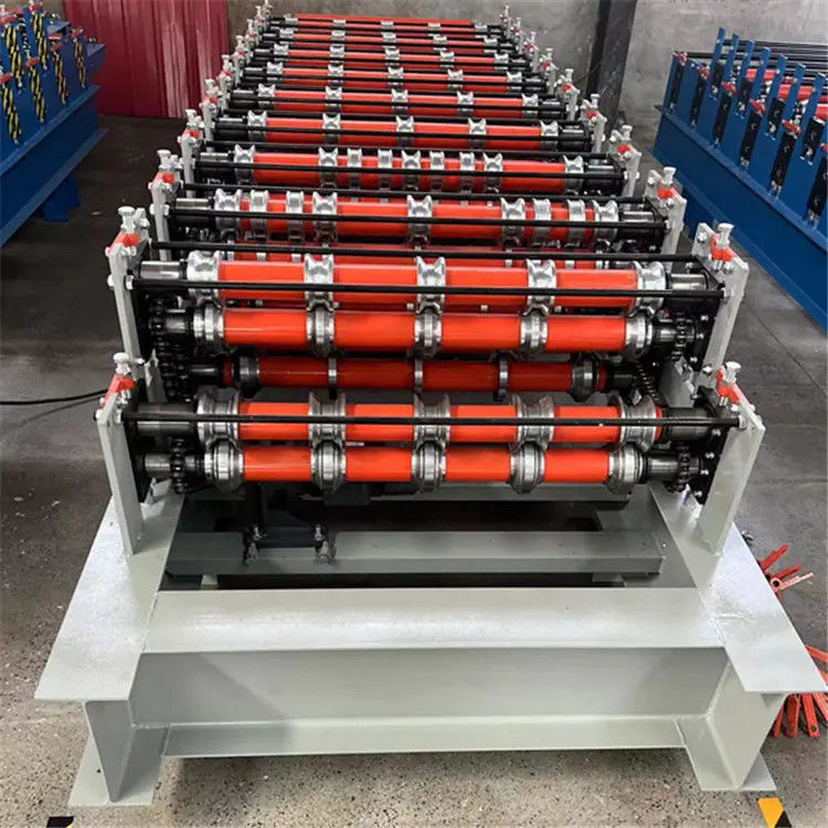 機械を作る機械色の鋼鉄タイルを形作る自動化されたPPGIの物質的な二重層ロール