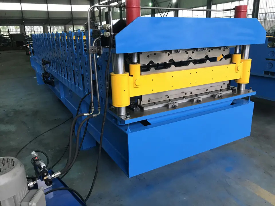 機械PLC制御をする二重デッキの屋根ふきのパネル ロール色の鋼鉄タイル