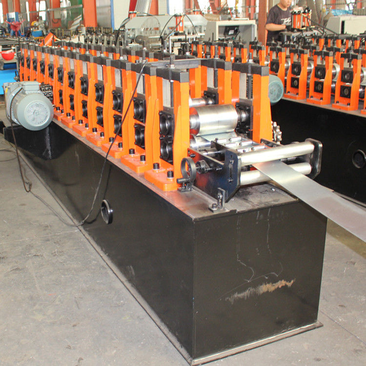 0.8mm Ppgi 冷式ロール 形成 機械 メタルフレーム U チャネル パーリン 製造