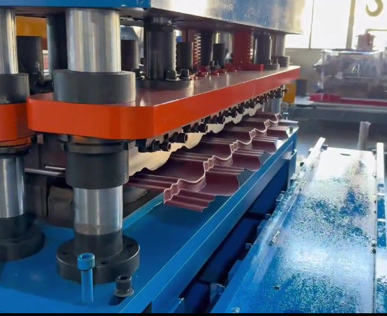 PLC制御 金属 冷鋼 グラス 屋根 タイル 製造 機械 ステップ タイル 屋根 シート ロール 形作 機械 工場