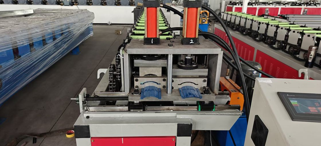 2025 新デザイン メタルピケット フェンスロール 形成機械 フェンスライン アメリカスタイル