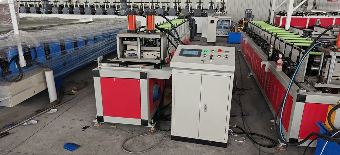 2025 新デザイン メタルピケット フェンスロール 形成機械 フェンスライン アメリカスタイル