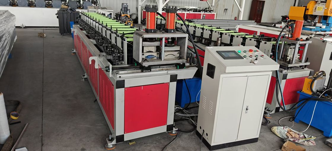 2025 新デザイン メタルピケット フェンスロール 形成機械 フェンスライン アメリカスタイル