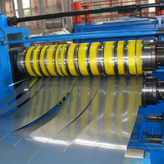 フル オート長さおよび切り開くライン金属板機械への0.3-2x1250mmの切口