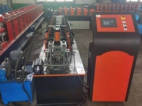 カスタマイズされた浮彫りになる設計の機械を形作るローラー シャッター スラット ロール