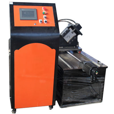 高速スタッドおよび飛行の切断システムが付いている機械を形作るトラック ロール