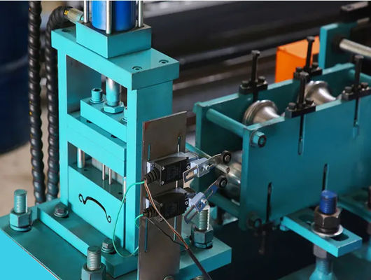 機械14-16m/Min節電を形作る最高速度のローラー シャッター ドア