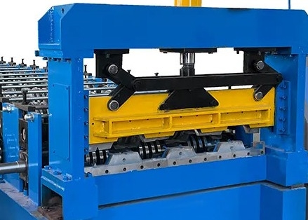 機械900 - 1250mmを形作る屋根の金属鋼鉄床のデッキ ロール