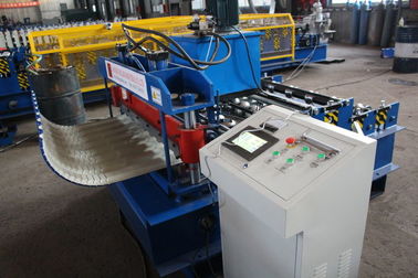 機械4Kw 2場所の自動にひだが付くことを形作る金属の橋床ロール